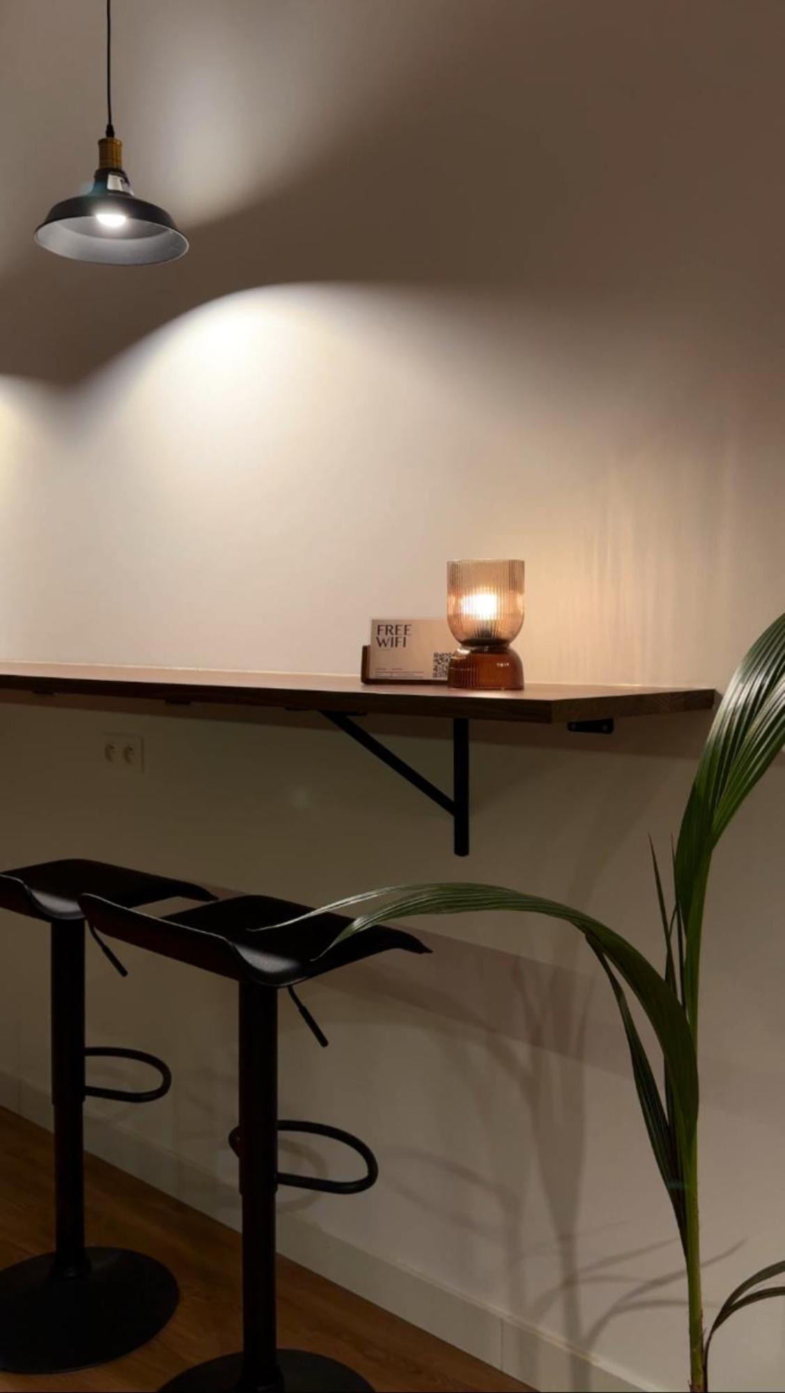 Holiday home 3 Min Walk-meir Cozy 3-4br House